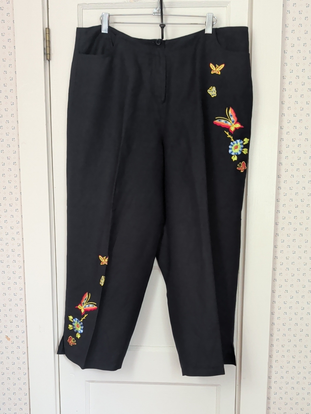 Larry Levine Sport Linen 16 Black Embroidered Butterfly Floral Pants Work Casual